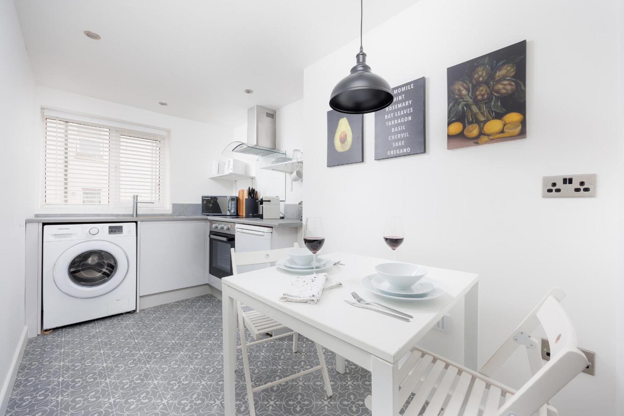 Boujis Central Plymouth Apartment - Sleeps 4 - Habita Property Екстер'єр фото