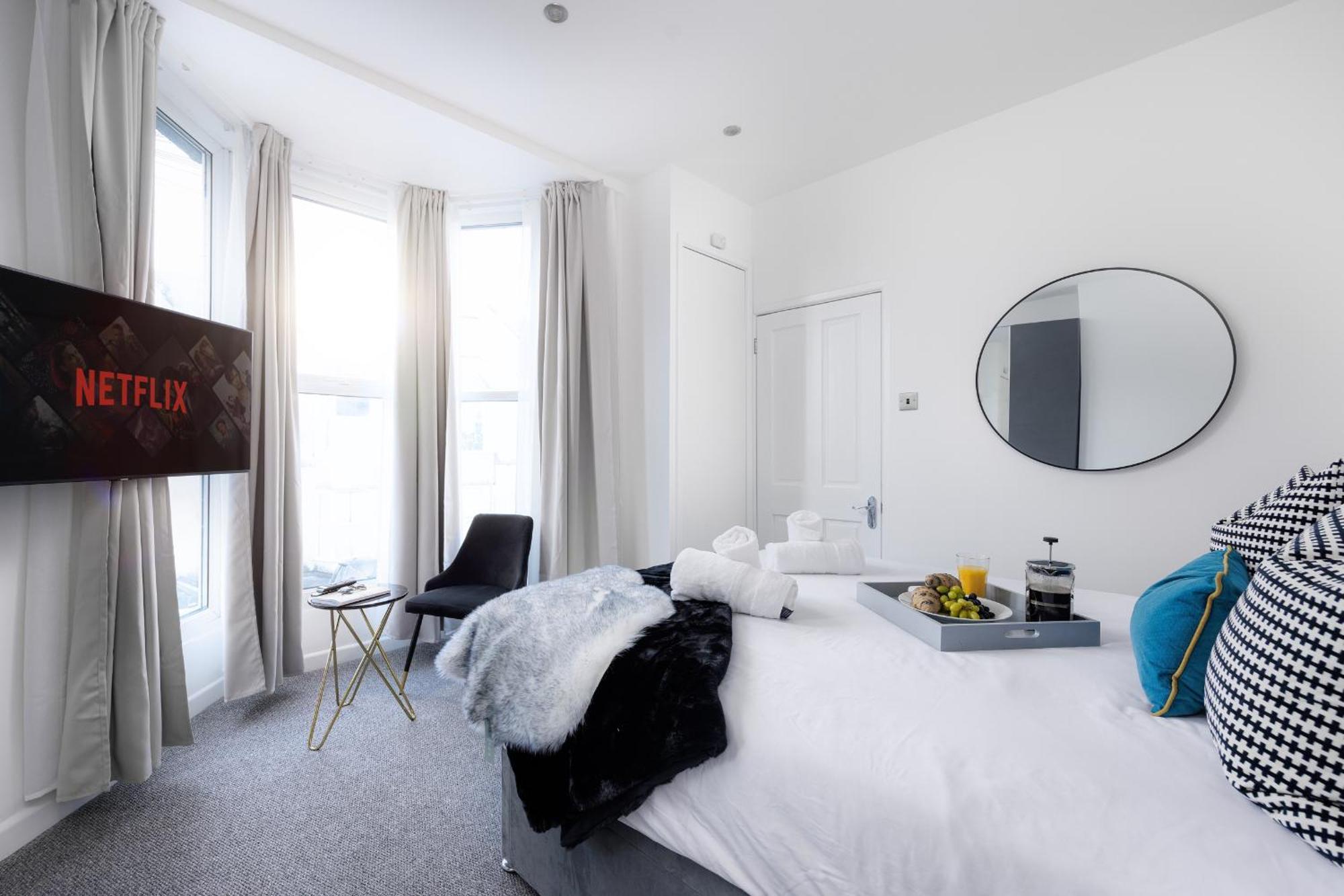 Boujis Central Plymouth Apartment - Sleeps 4 - Habita Property Екстер'єр фото